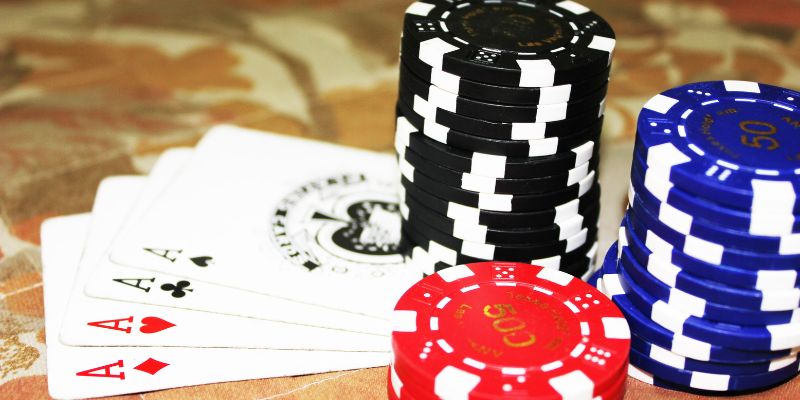 Chơi Ba Cây, Xì Dách, Liêng và hàng loạt game hot hôm nay!